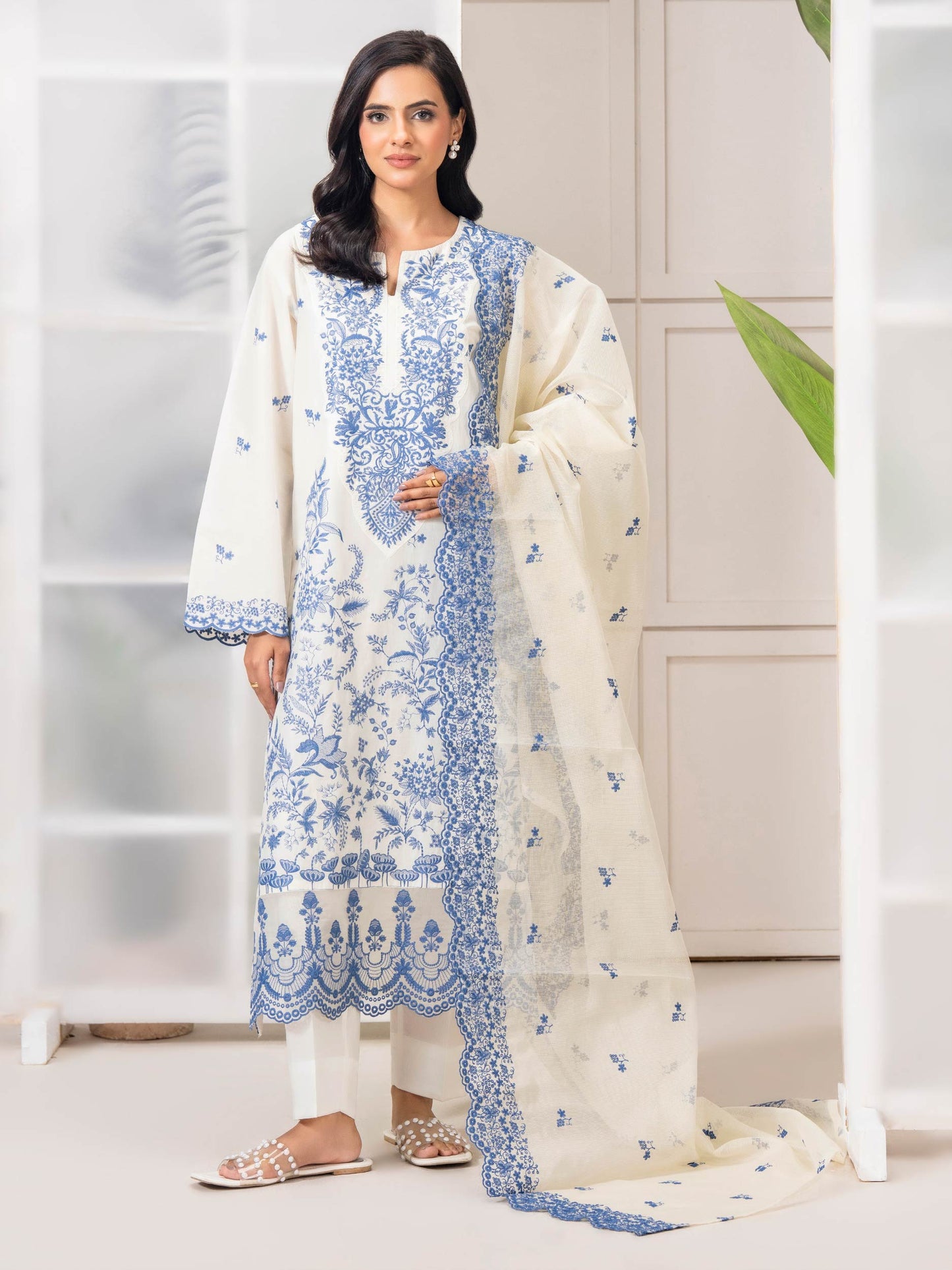 3 Piece Lawn Suit-Embroidered (Pret)
