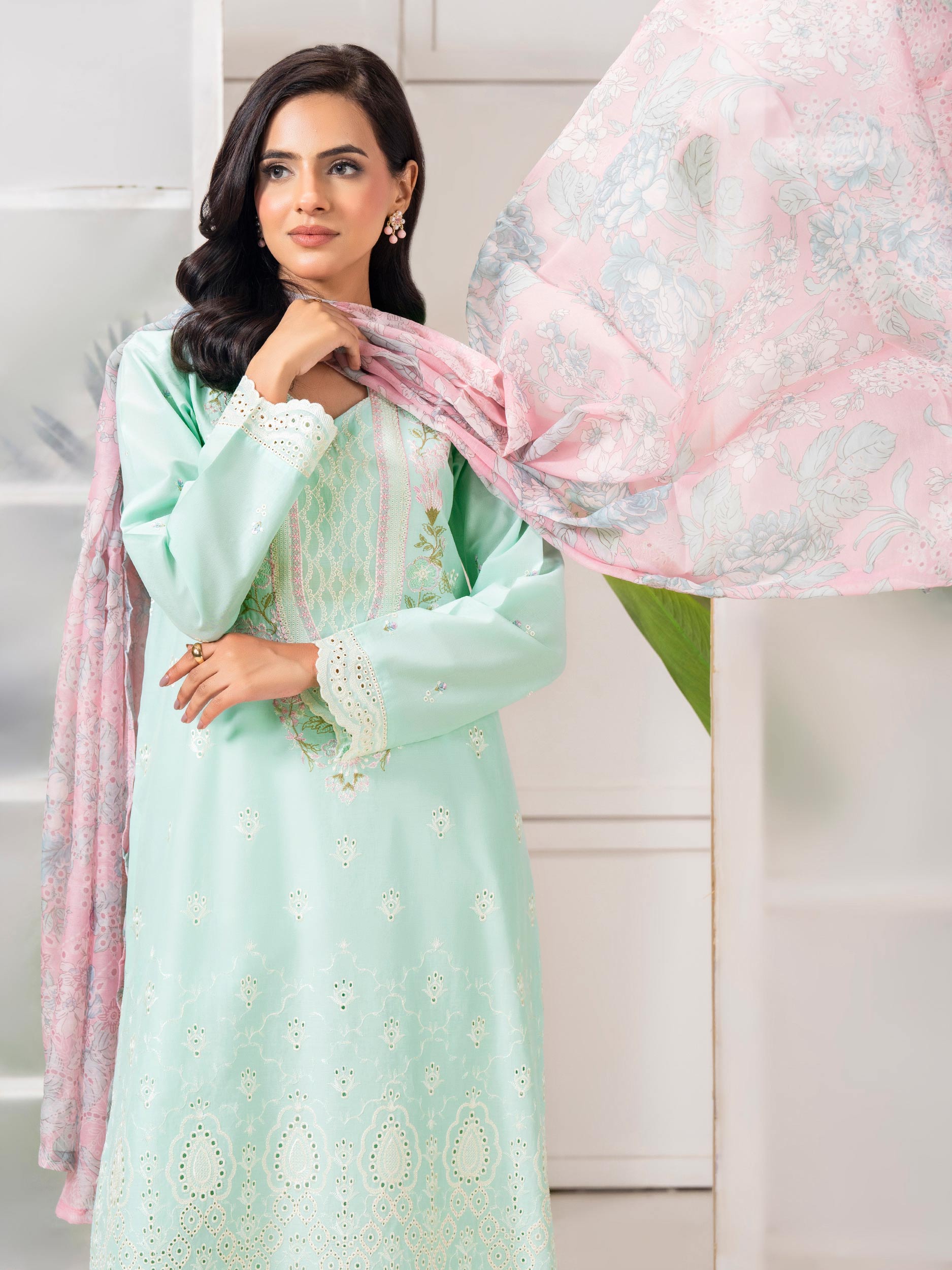3 Piece Lawn Suit-Embroidered (Pret) Limelight 3 Piece Lawn Suit-Embroidered (Pret) Limelight