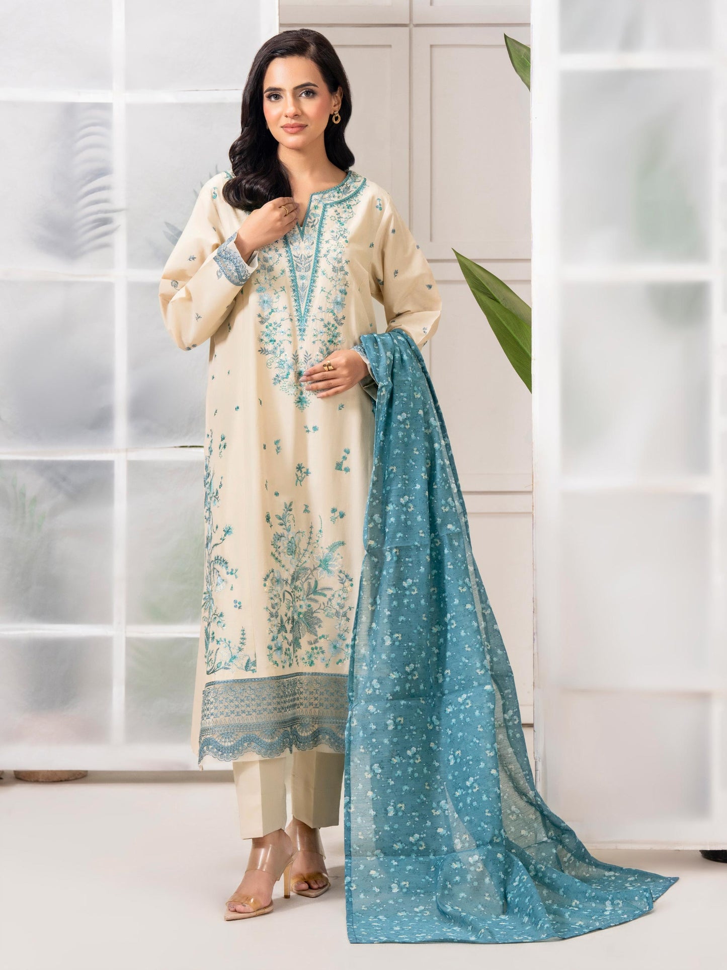3 Piece Lawn Suit-Embroidered (Pret)