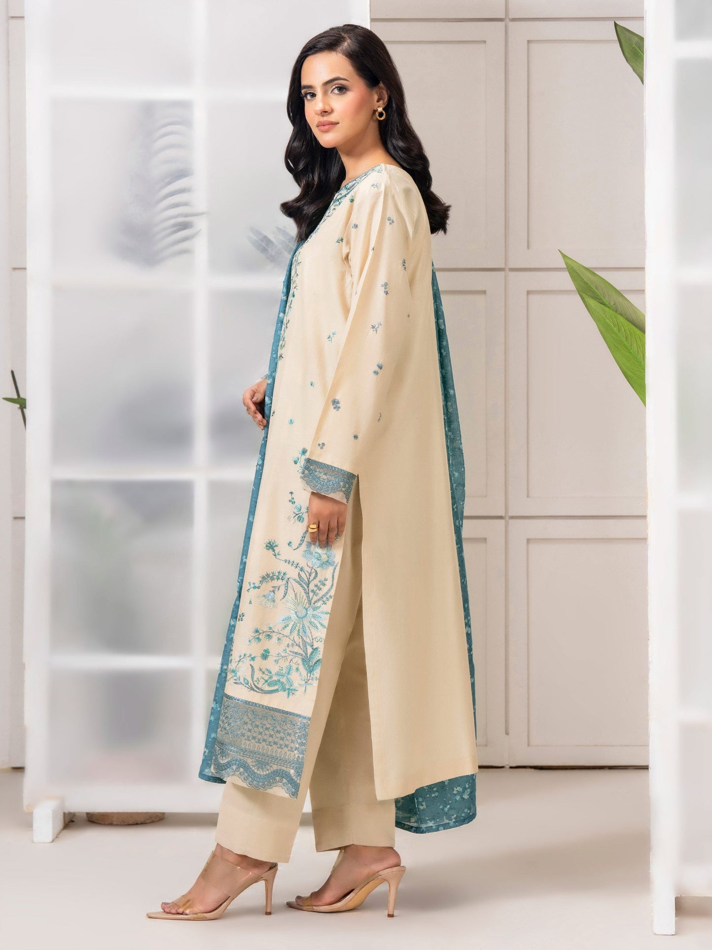 3 Piece Lawn Suit-Embroidered (Pret)