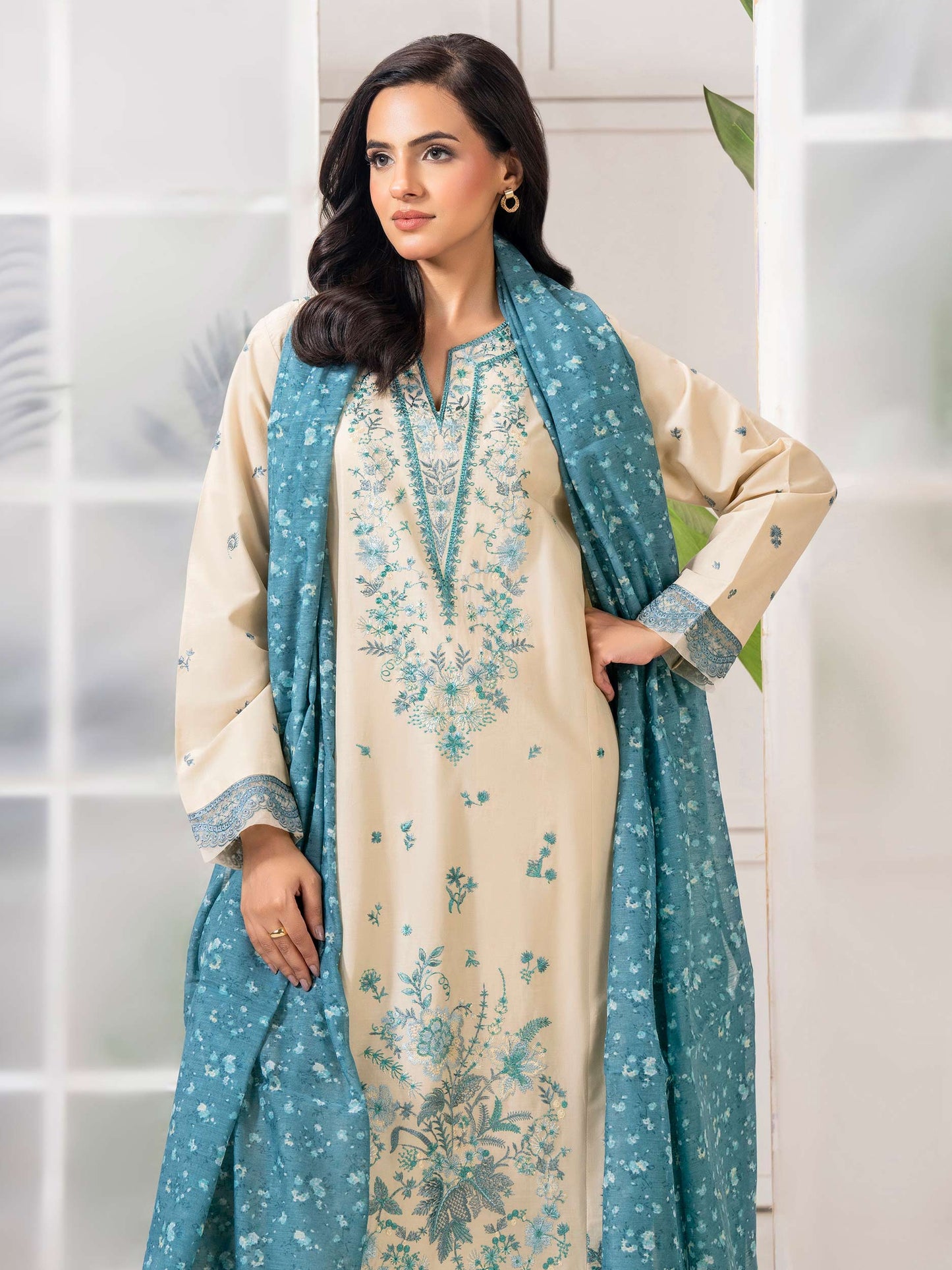 3 Piece Lawn Suit-Embroidered (Pret)