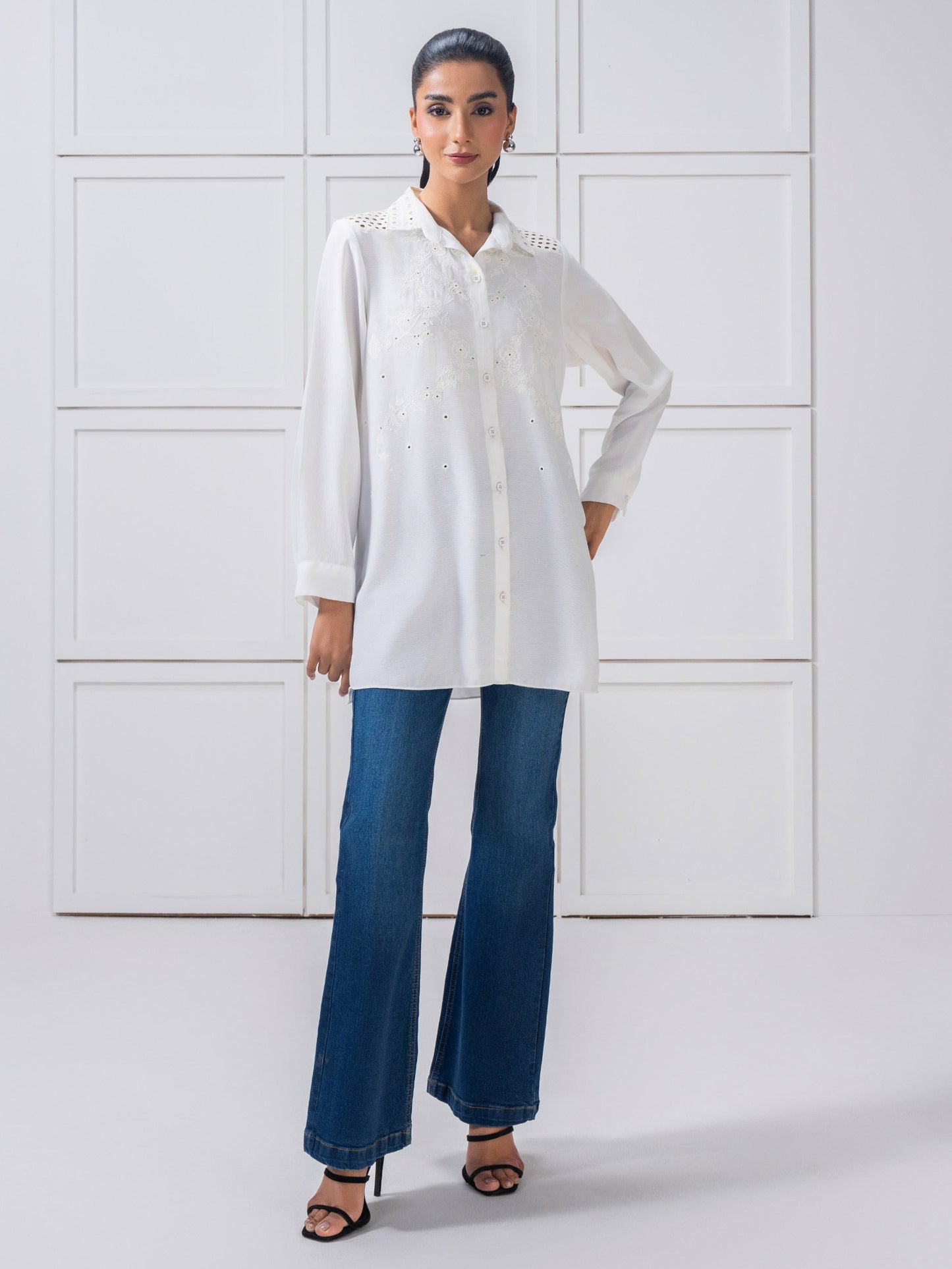 Embroidered Grip Top