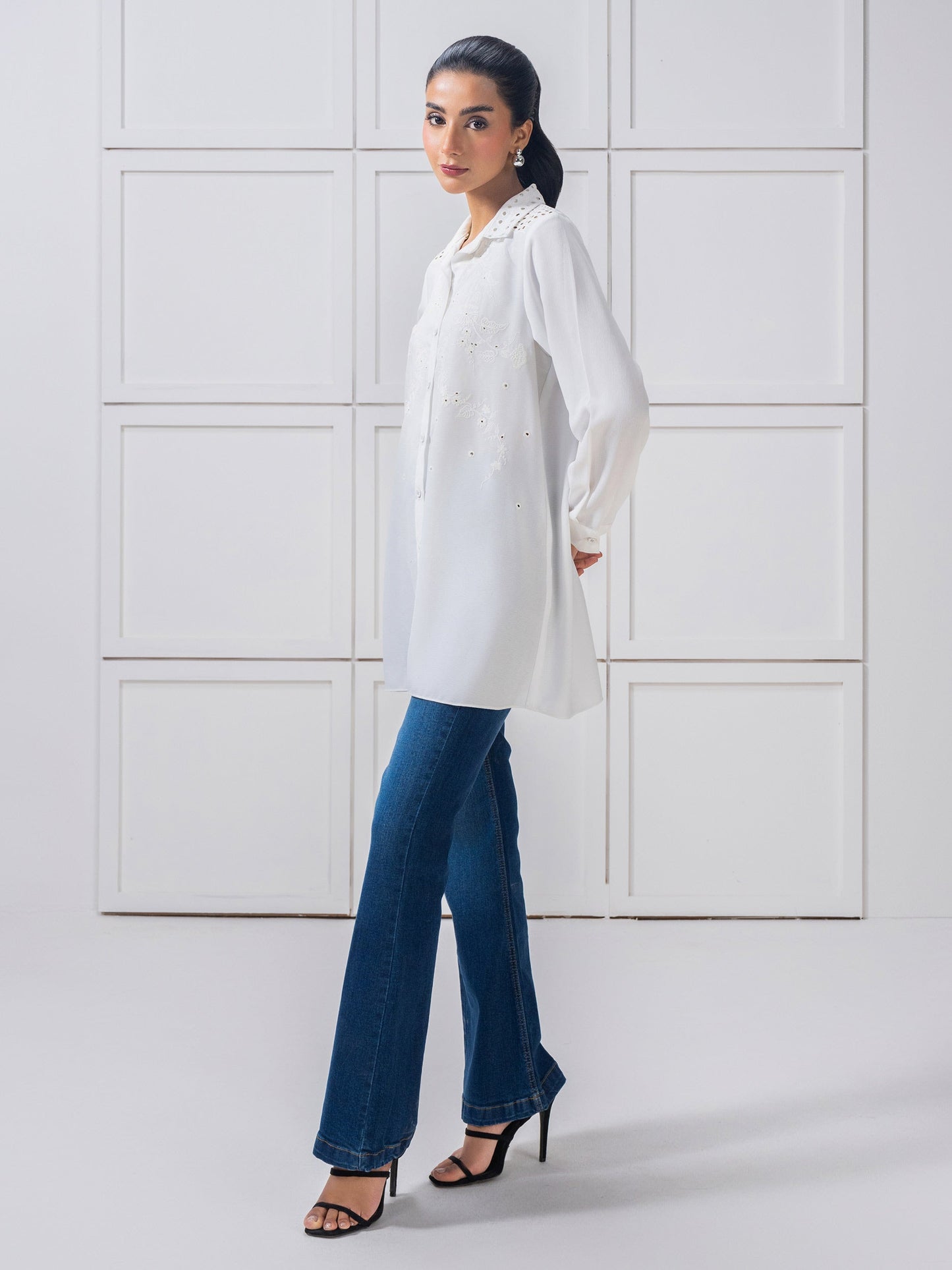 Embroidered Grip Top