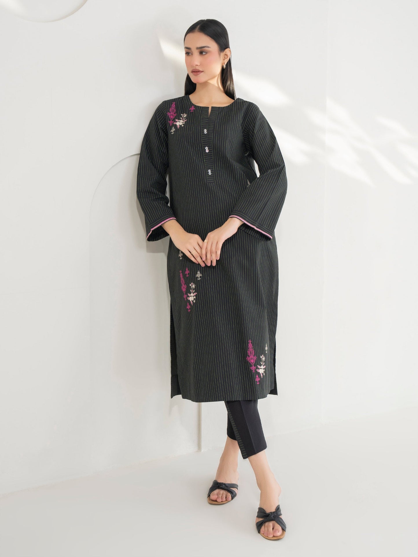 2 Piece Yarn Dyed Suit-Embroidered (Pret)