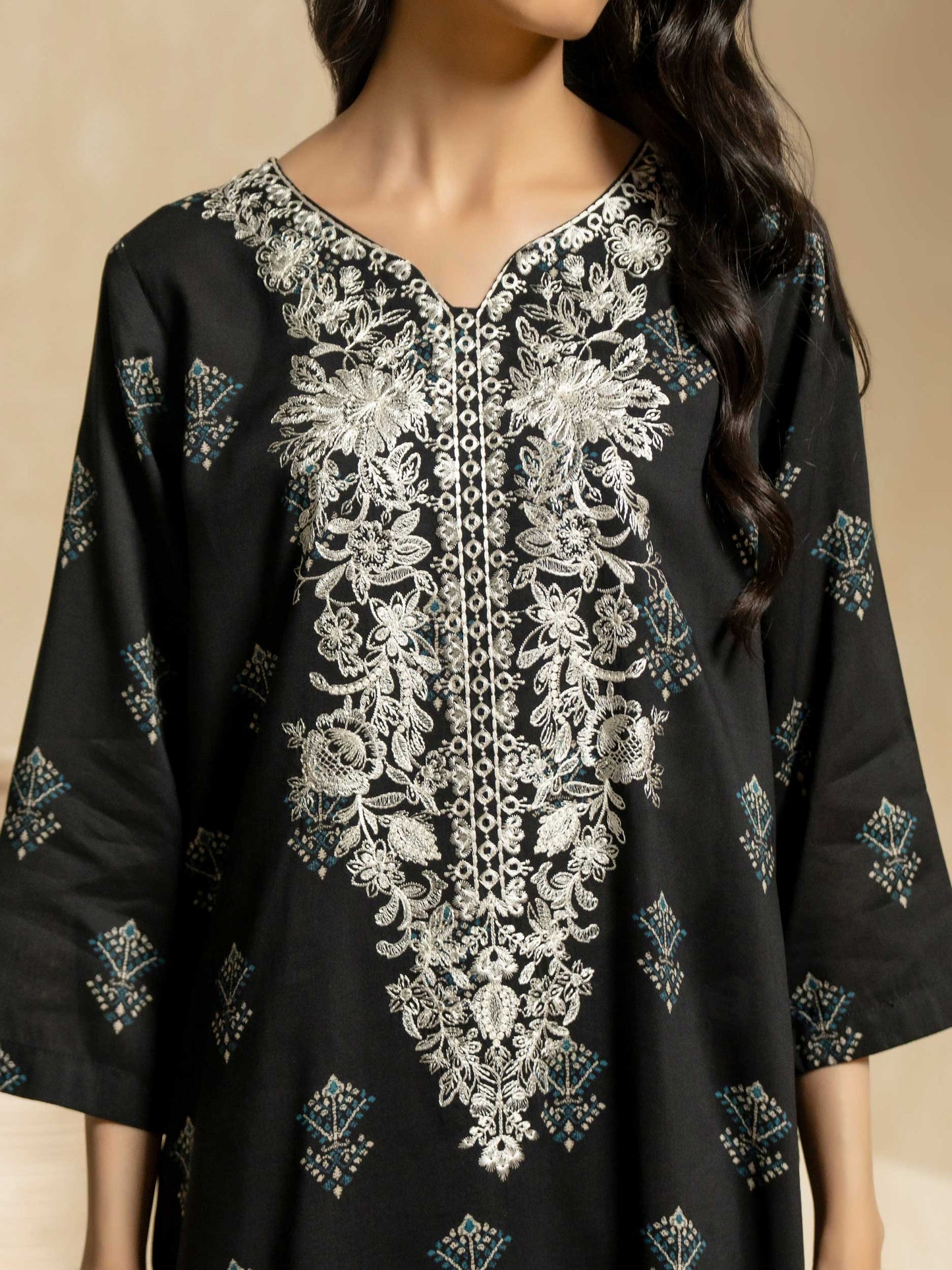 2 Piece Lawn Suit-Embroidered (Pret)