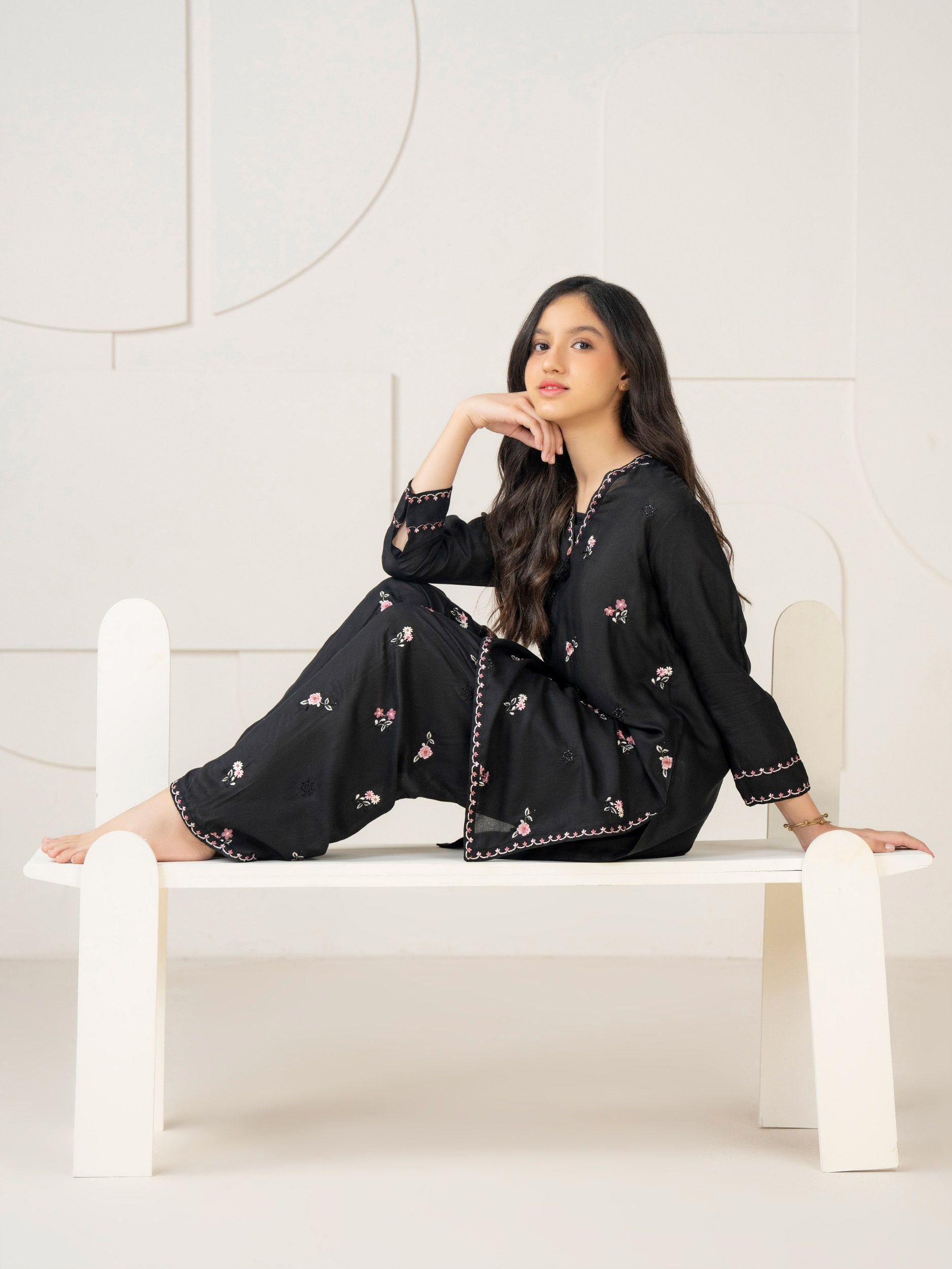 2-piece-lawn-suit-embroidered