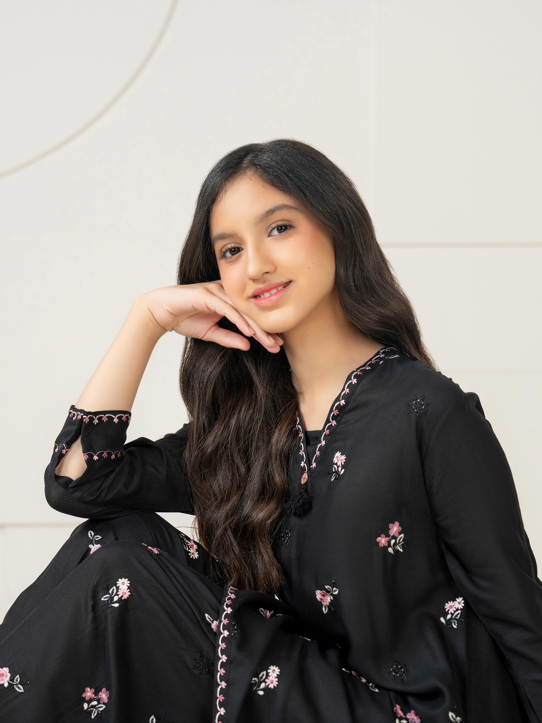 2-piece-lawn-suit-embroidered