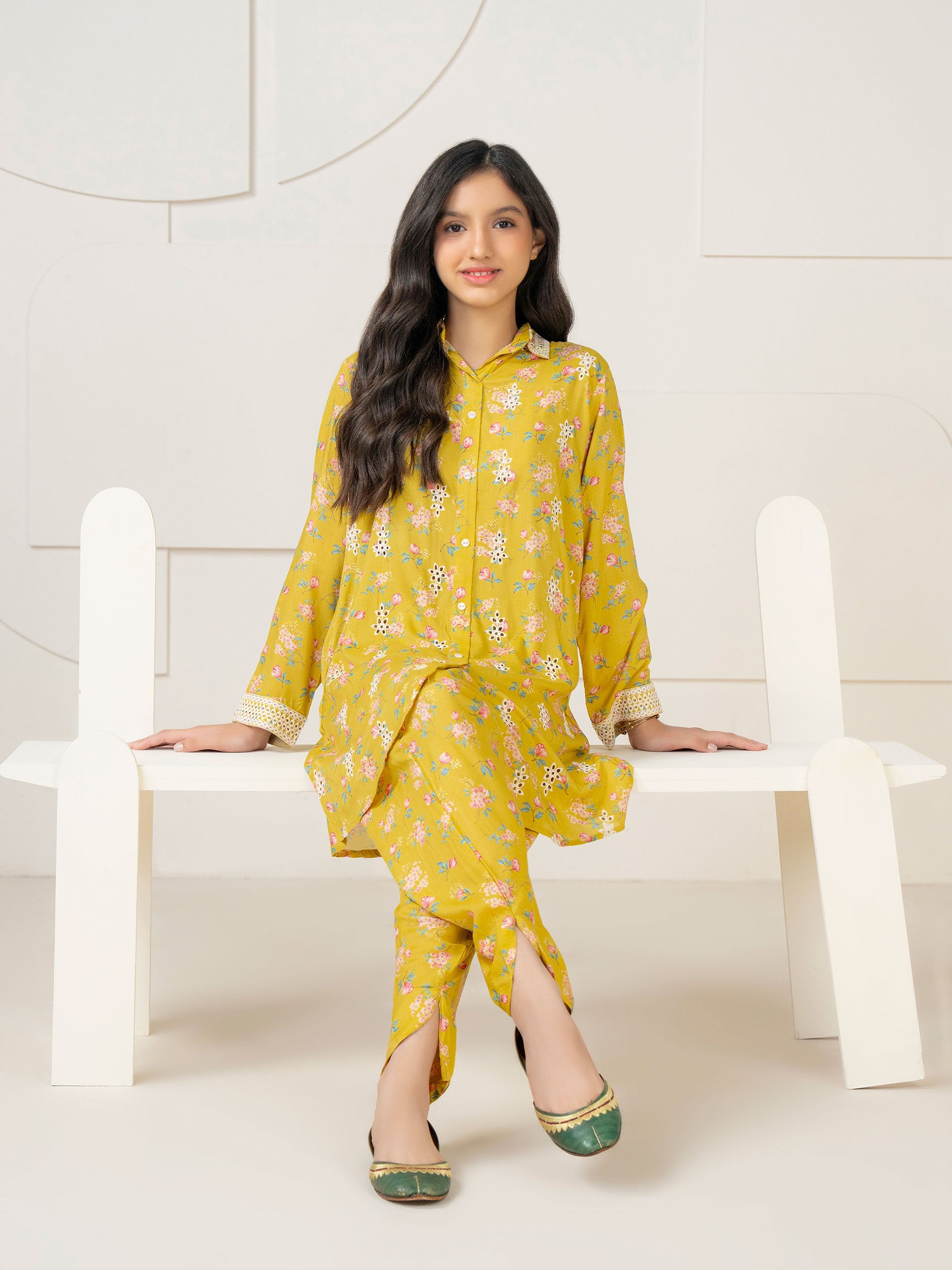 2 Piece Lawn Suit-Embroidered 2-piece-lawn-suit-embroidered