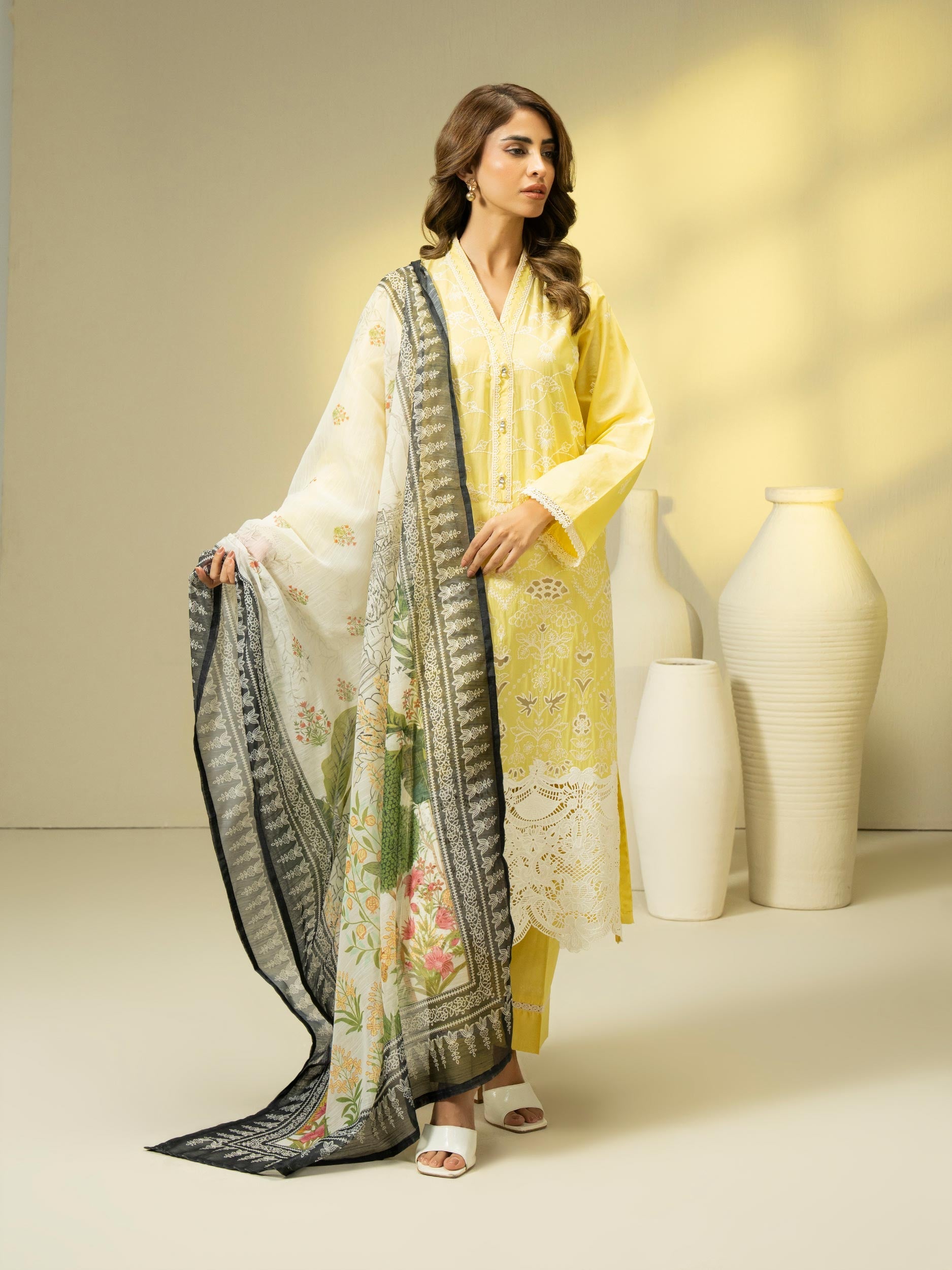 3-piece-cambric-suit-embroidered-(pret)