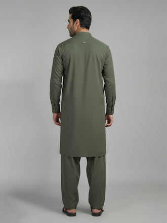 crepe-suit