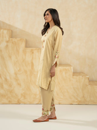 2-piece-lawn-suit-embroidered-(pret)