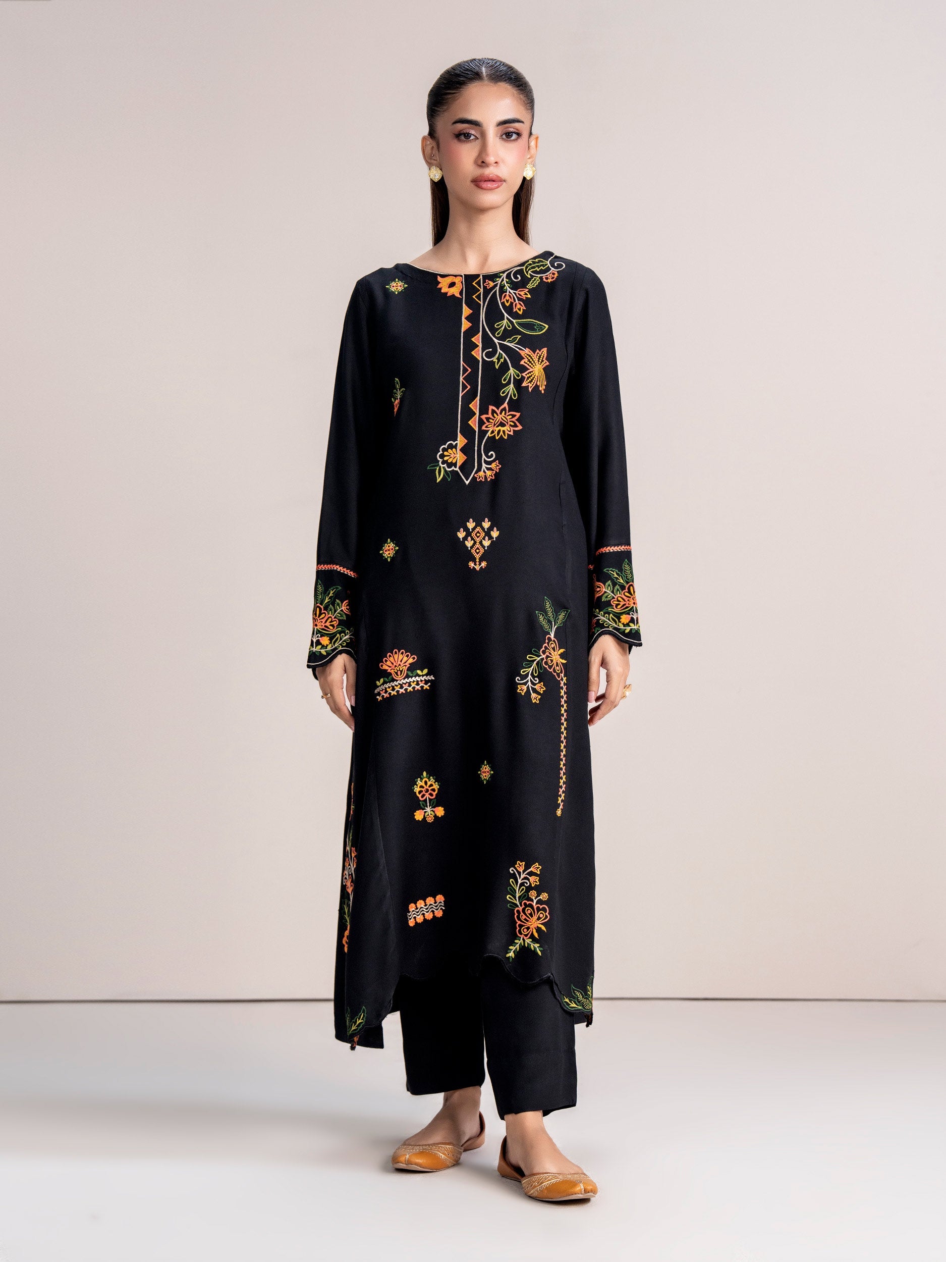 2-piece-marina-suit--embroidered-(pret)