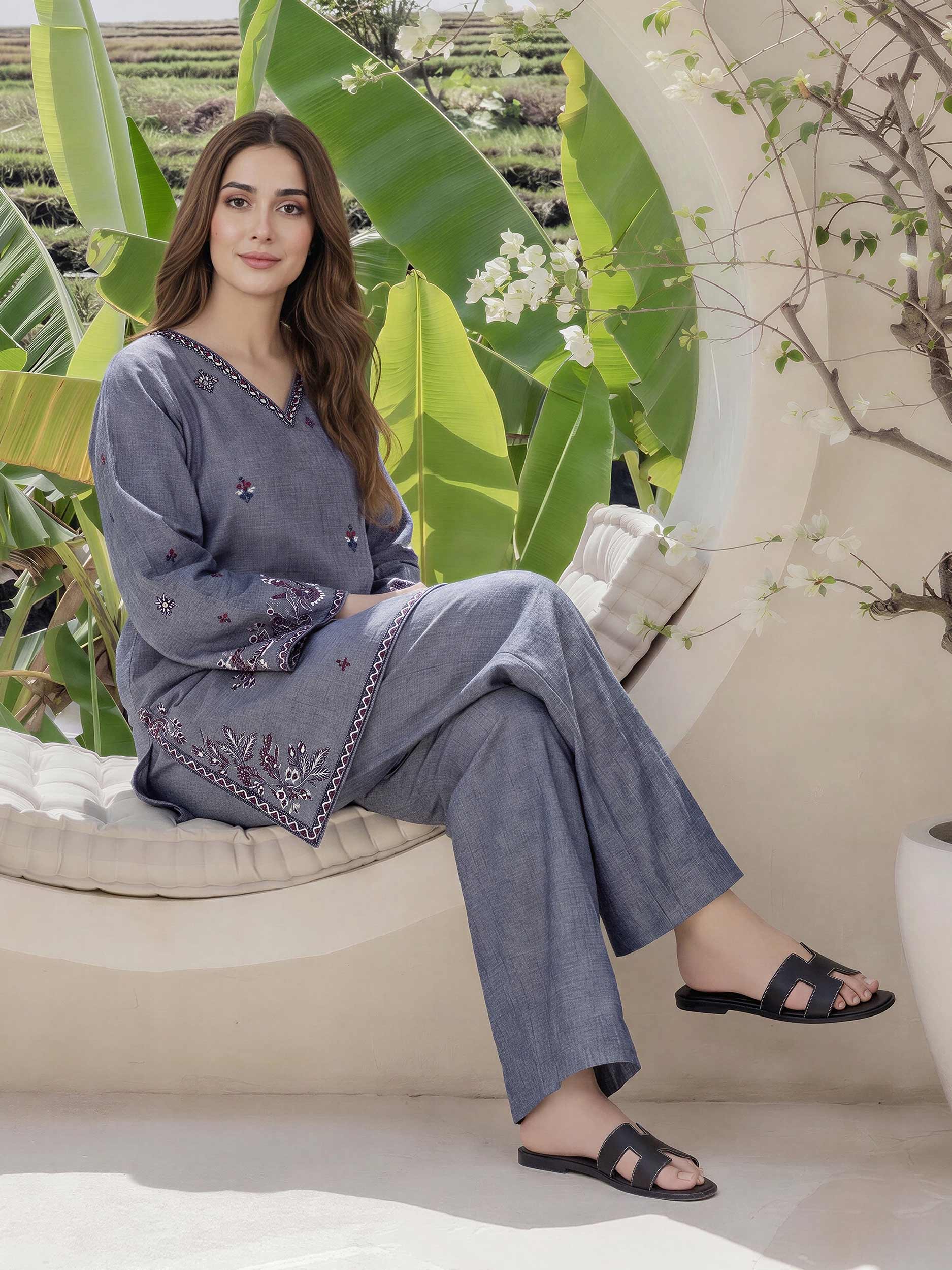 2-piece-yarn-dyed-suit--embroidered-(pret)