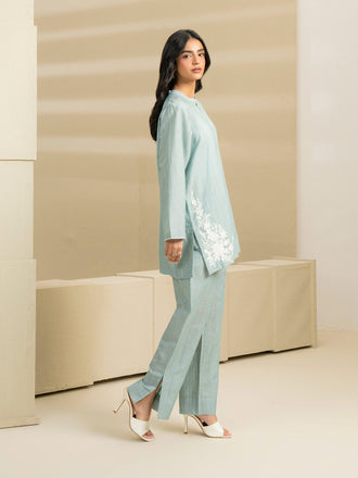 2-piece-yarn-dyed-suit-embroidered-(pret)
