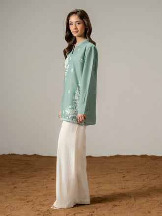 cambric-kurti-embroidered-(pret)