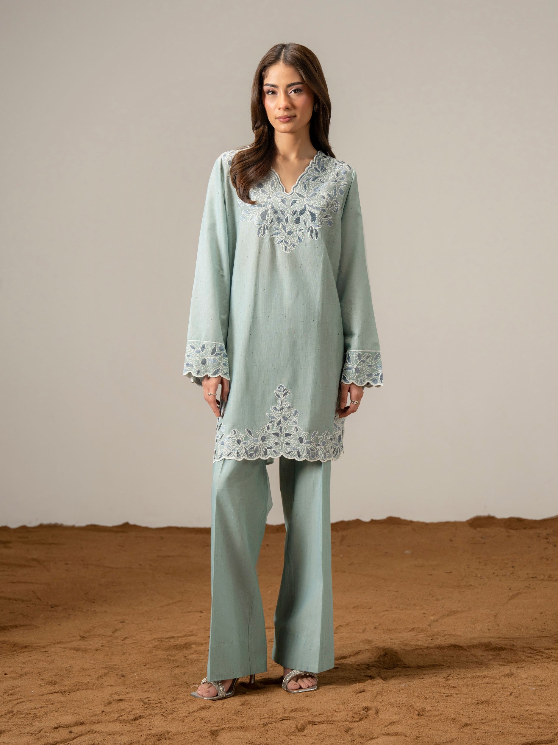 2-piece-viscose-suit--embroidered-(pret)
