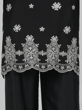 2-piece-silk-suit--embroidered-(pret)