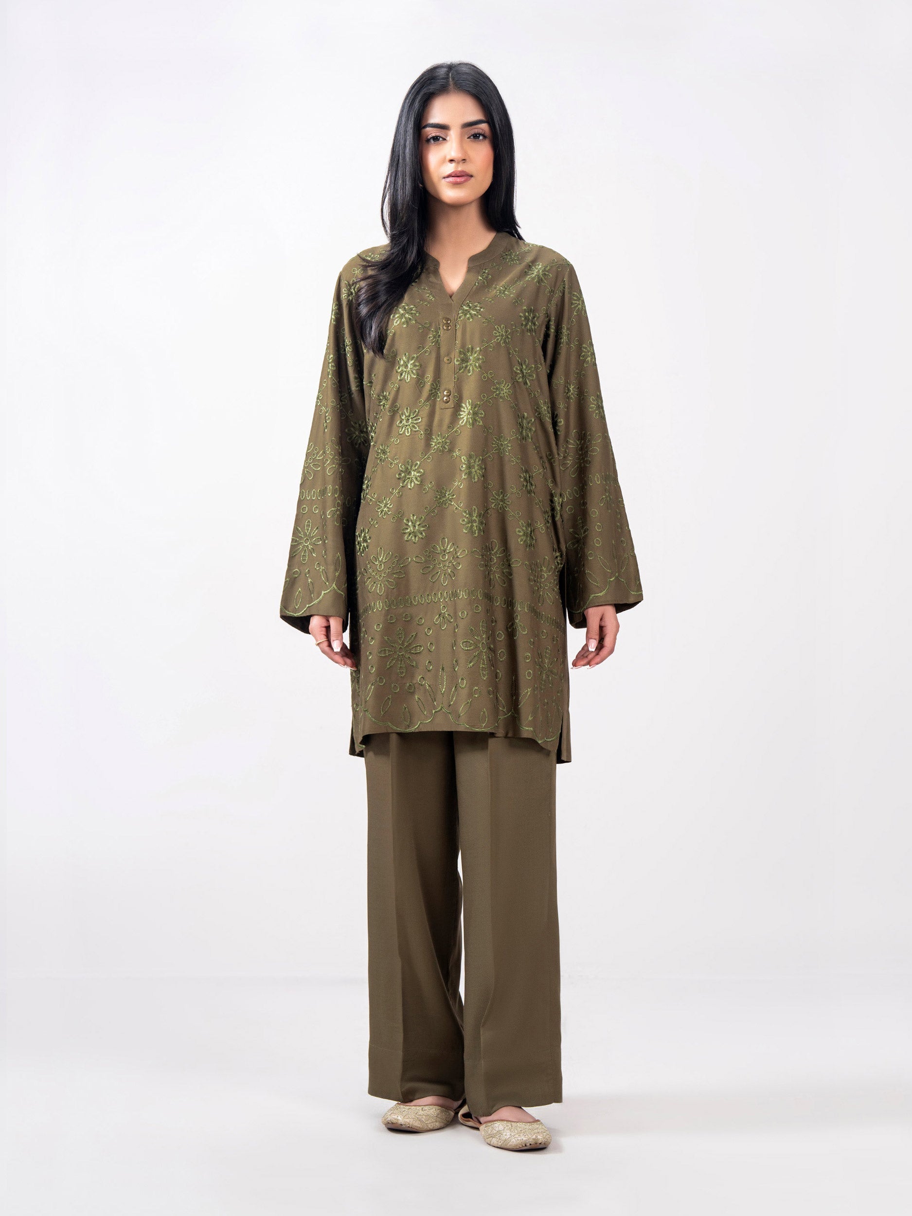 2-piece-crepe-suit--embroidered-(pret)