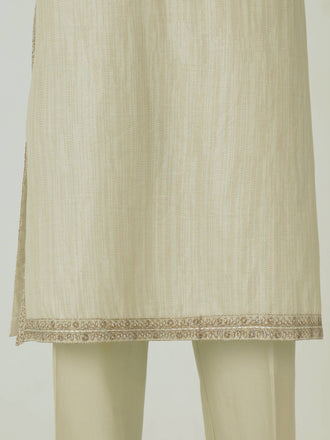 3-piece-lawn-missouri-suit--embroidered-(pret)