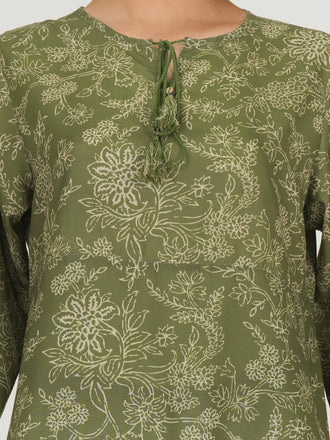 poly-lawn-dress