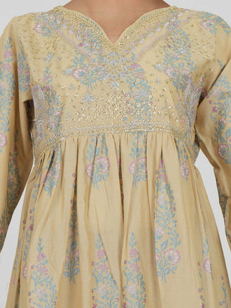 2-piece-lawn-suit--embroidered-(pret)