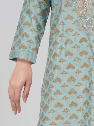 2-piece-lawn-suit--embroidered-(pret)