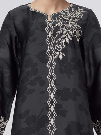 2-piece-silk-suit--embroidered-(pret)