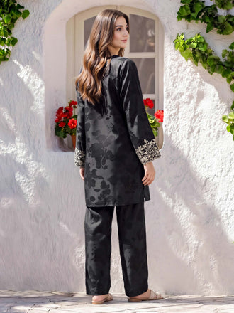 2-piece-silk-suit--embroidered-(pret)