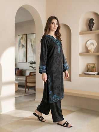 2-piece-silk-suit--embroidered-(pret)