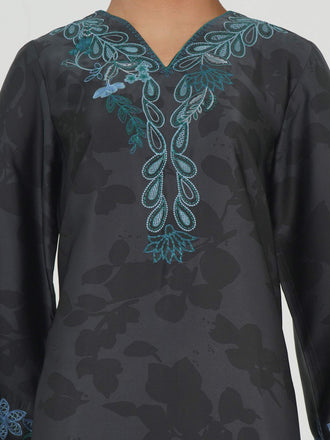 2-piece-silk-suit--embroidered-(pret)