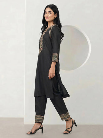 2-piece-viscose-glitter-suit--embroidered-(pret)
