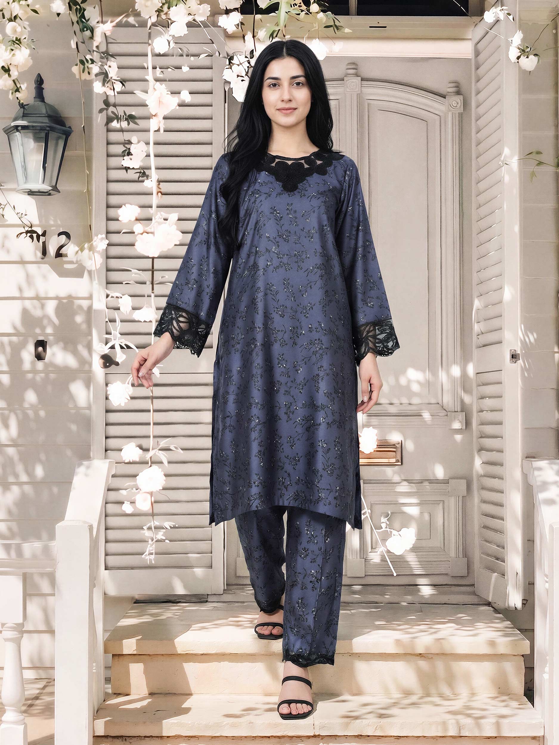 2-piece-silk-suit--embroidered-(pret)