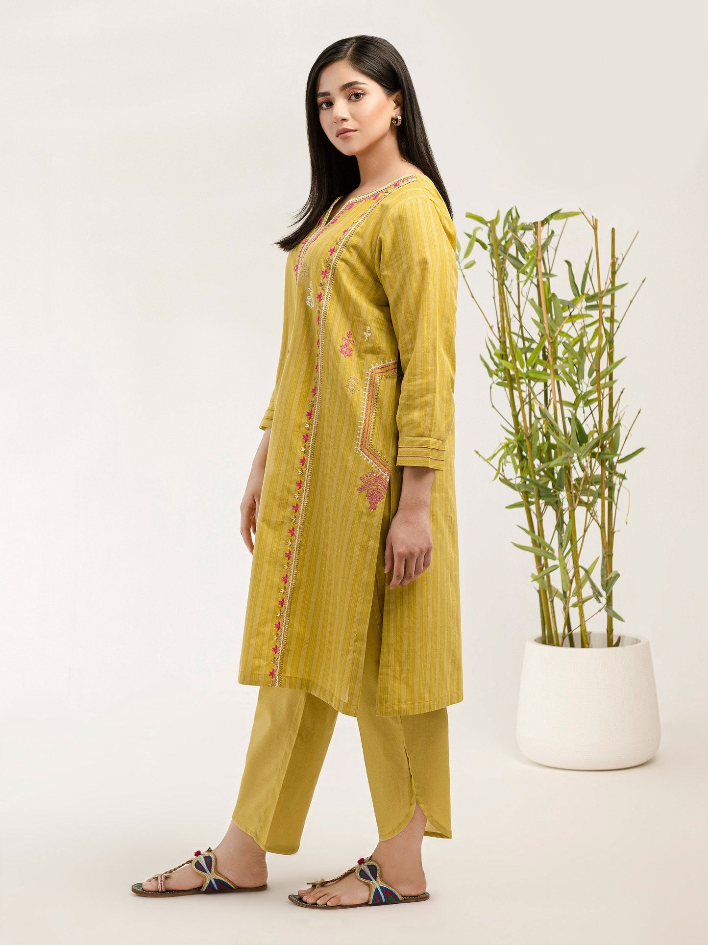 2 Piece Yarn Dyed Suit-Embroidered (Pret)