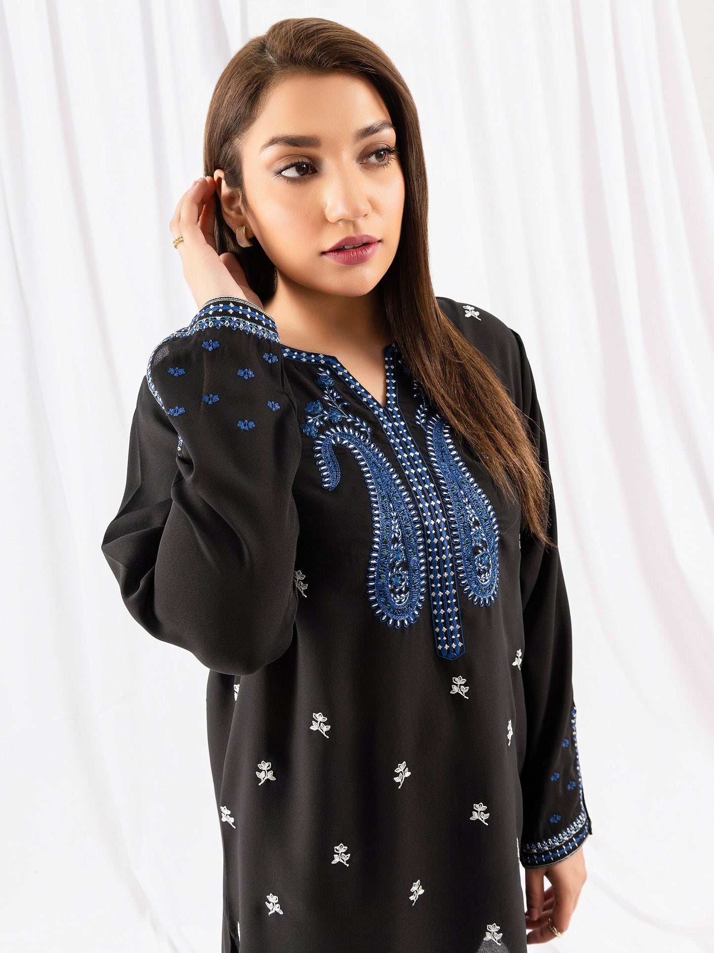 Grip Kurti-Embroidered (Pret)