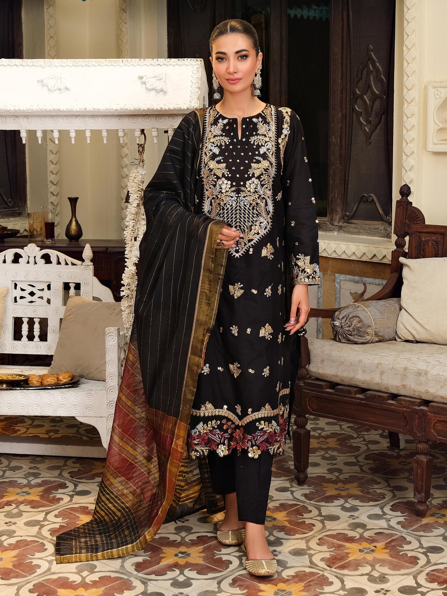 2 Piece Lawn Suit-Embroidered (Pret)