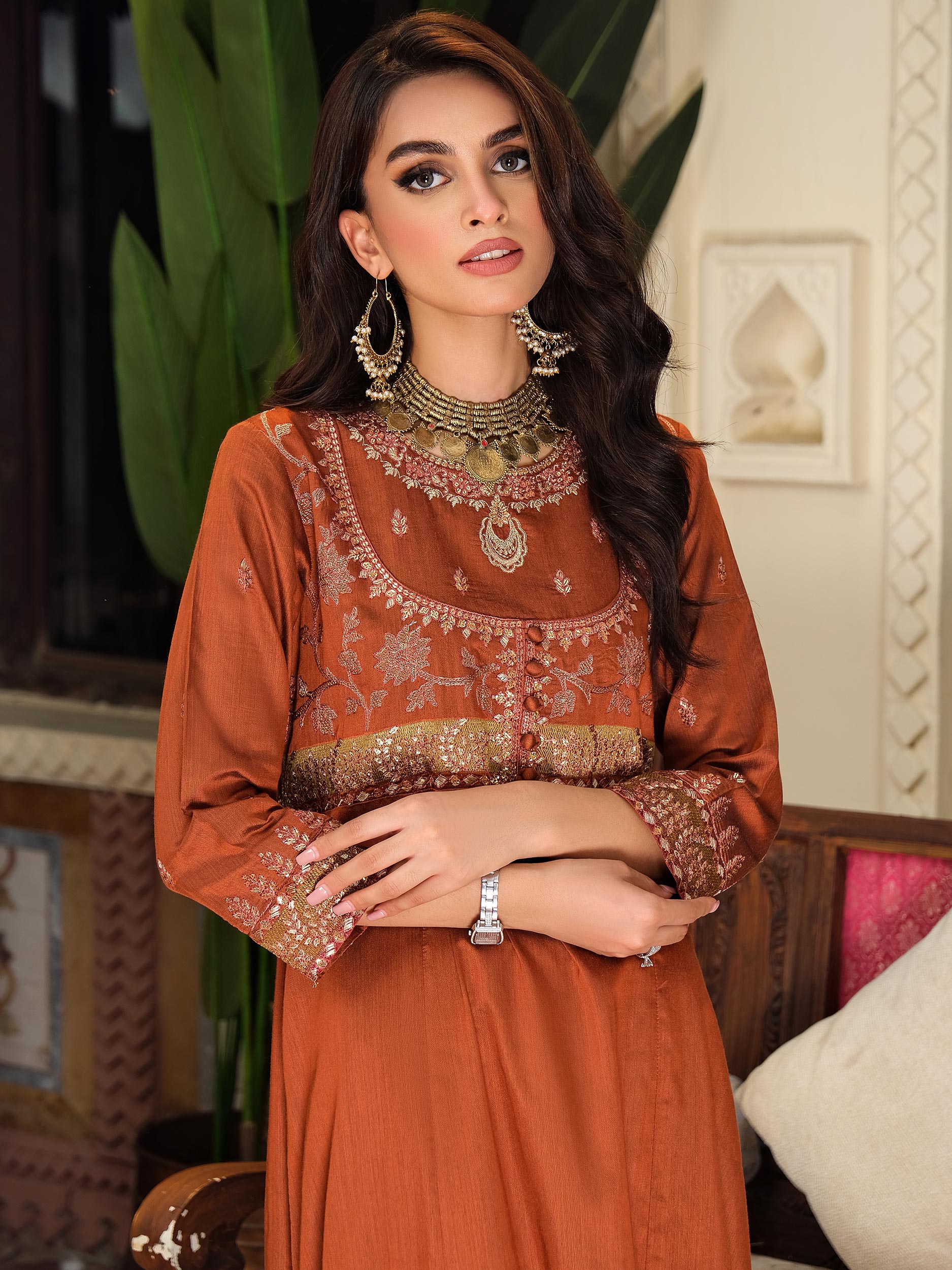 2-piece-raw-silk-suit-embroidered-(pret)