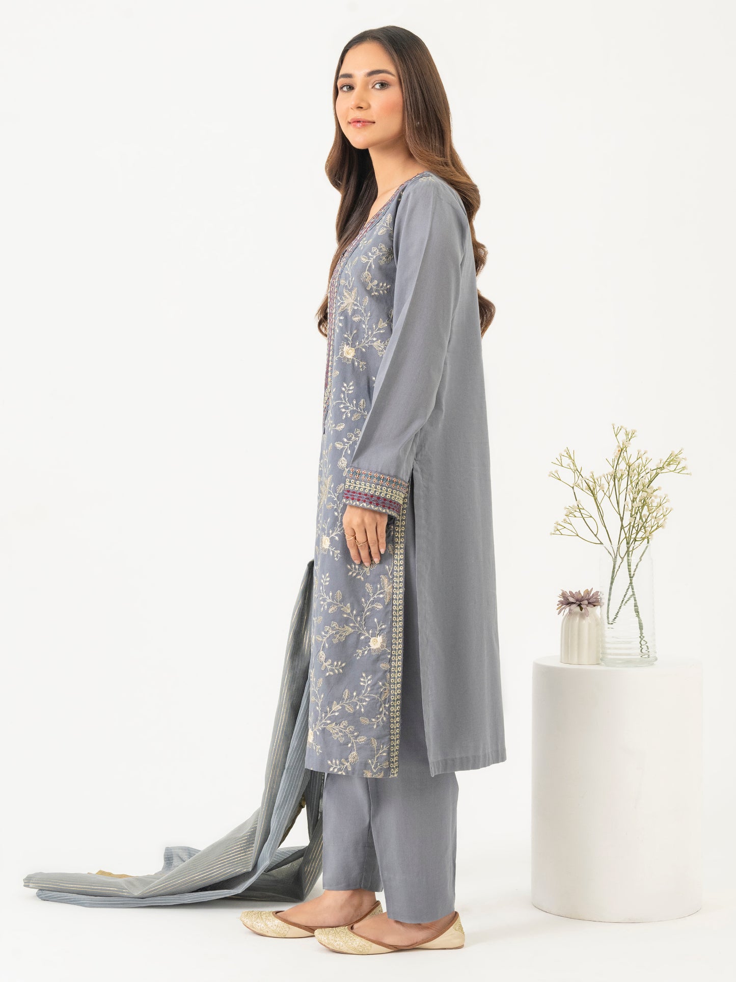 3 Piece Lawn Suit-Embroidered (Pret)