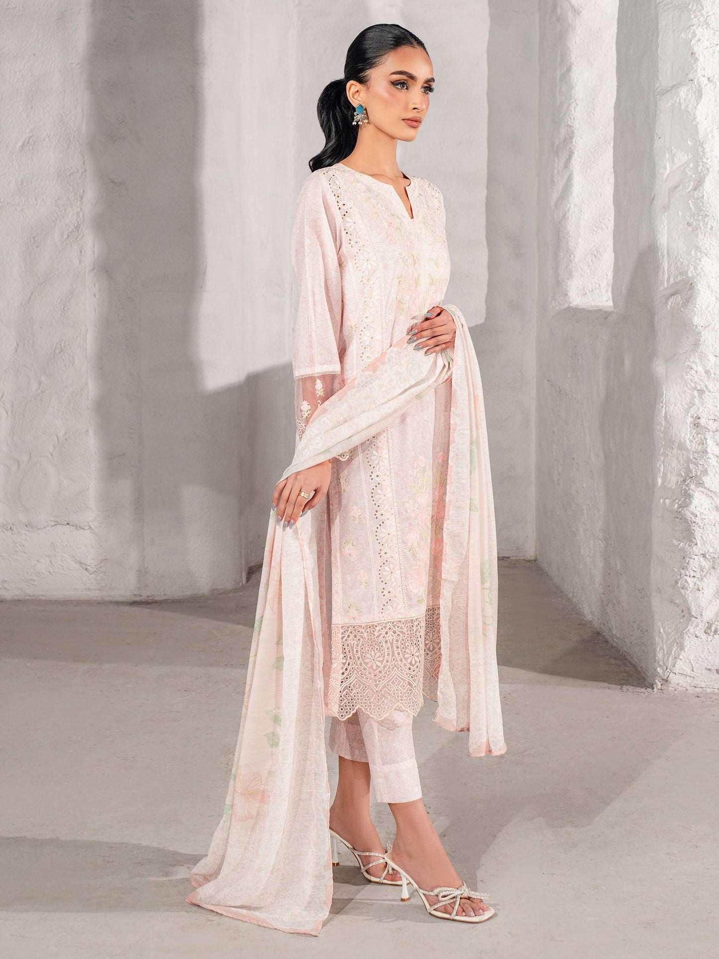 3 Piece Lawn Suit-Embroidered (Unstitched)