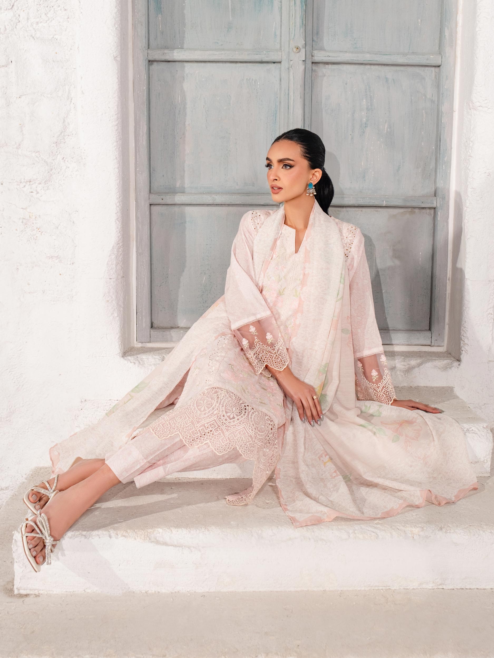3-piece-lawn-suit-embroidered-(unstitched)