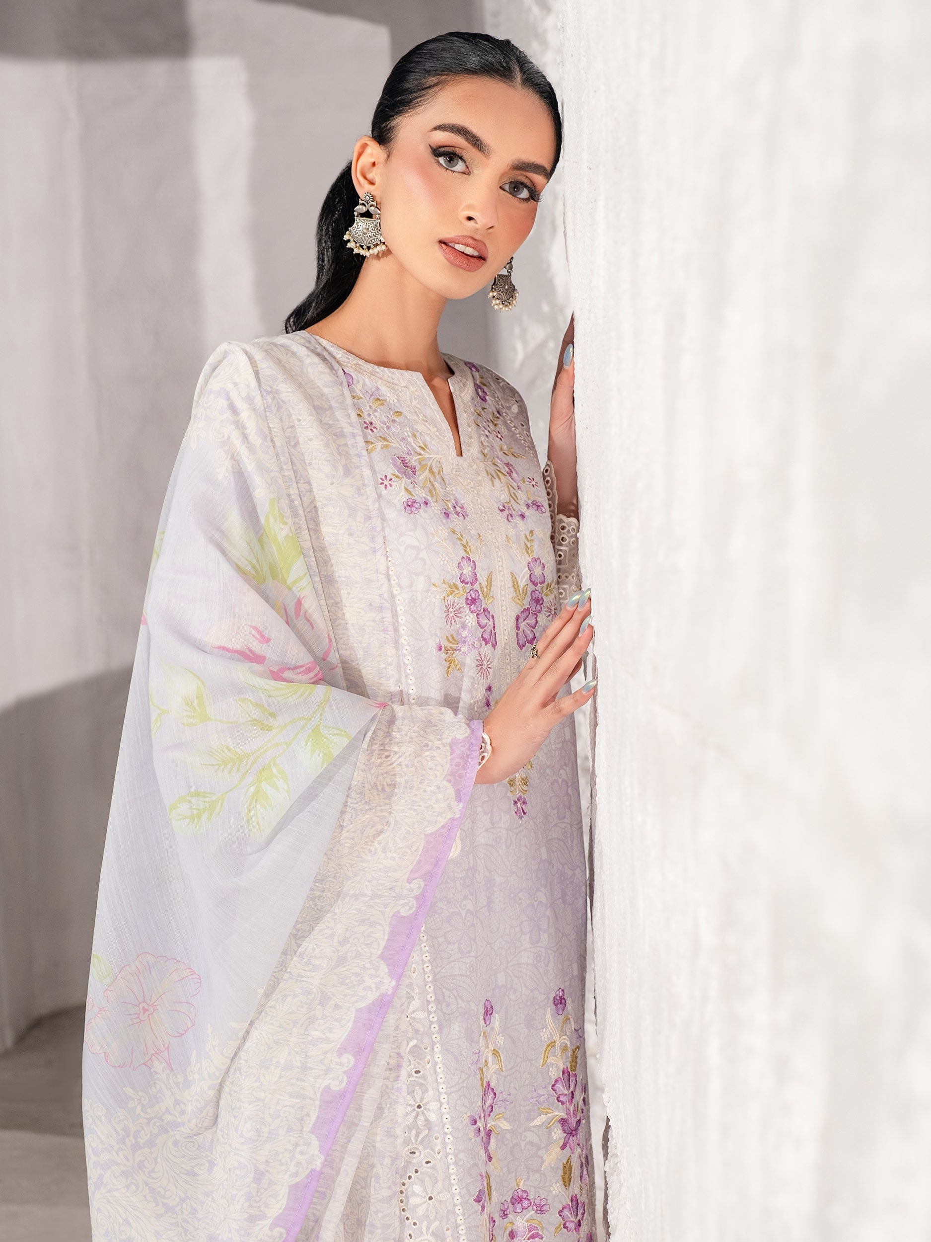 3-piece-lawn-suit-embroidered-(unstitched)