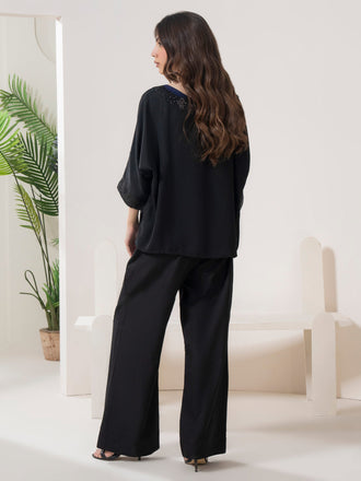 embroidered-grip-top