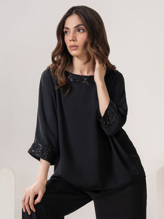 embroidered-grip-top